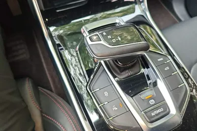 SAIC MAXUS EUNIQ 6 2021, 28400 км, за 15237 USD - фото 16