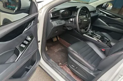 SAIC MAXUS EUNIQ 6 2021, 28400 км, за 15237 USD - фото 18
