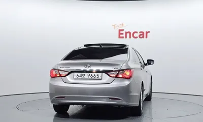 Hyundai Sonata 2012, 122105 км, за 3203.26 USD