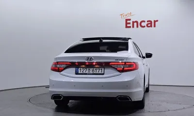 Hyundai Grandeur 2015, 90710 км, за 6180.07 USD