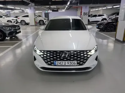 Hyundai Grandeur 2023, 60418 км, за 14014.7 USD