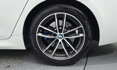 BMW 5-Series 2022, 109126 км, за 21835.78 USD