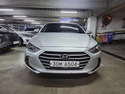 Hyundai Avante 2018, 118344 км, за 5821.19 USD