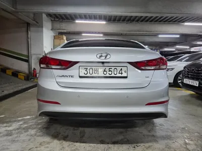Hyundai Avante 2018, 118344 км, за 5821.19 USD