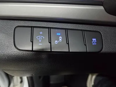 Hyundai Avante 2018, 118344 км, за 5821.19 USD - фото 12