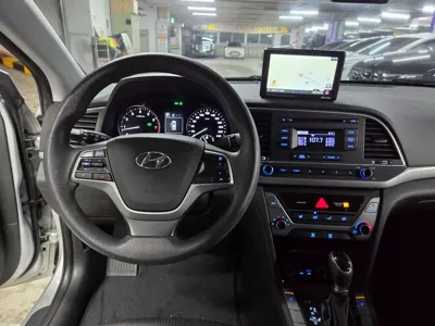 Hyundai Avante 2018, 118344 км, за 5821.19 USD - фото 18