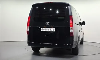 Hyundai Staria 2023, 37748 км, за 17395.3 USD