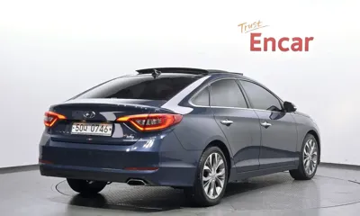 Hyundai Sonata 2016, 174911 км, за 4618.43 USD