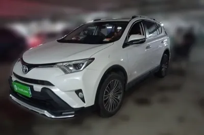 Toyota RAV4 · 2016 год