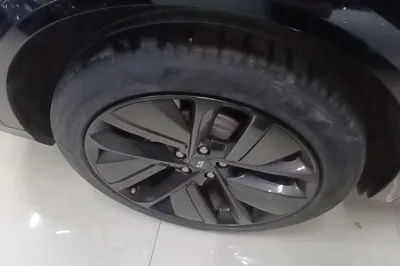 Li Auto L8 2023, 66000 км, за 35008 USD - фото 11