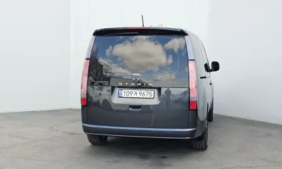 Hyundai Staria 2022, 45018 км, за 21440.37 USD