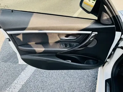 BMW 3 Series 2019, 70000 км, за 15891.39 USD