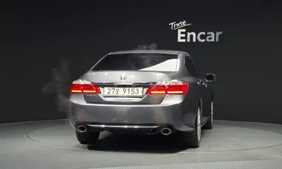 Honda Accord 2013, 70499 км, за 5880.41 USD