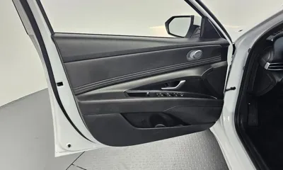 Hyundai Avante 2023, 35081 км, за 10749.19 USD - фото 25
