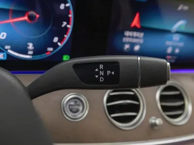 Mercedes-Benz E-Class 2022, 91316 км, за 22144.38 USD - фото 9