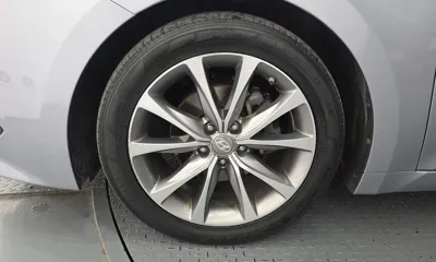 Hyundai Grandeur 2015, 129325 км, за 3298.52 USD