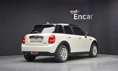 MINI Cooper 2016, 123002 км, за 3479.06 USD