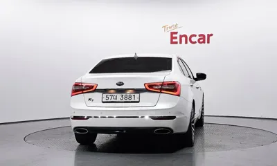 Kia K7 2015, 76066 км, за 4869.01 USD