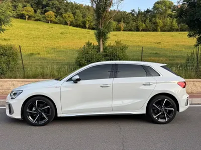 Audi A3 2023, 9000 км, за 21727.42 USD