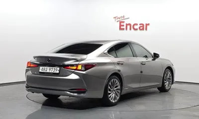 Lexus ES 2019, 207122 км, за 18526.94 USD