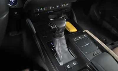 Lexus ES 2019, 207122 км, за 18526.94 USD - фото 9