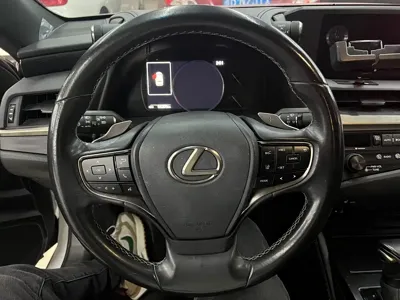 Lexus ES 2020, 65000 км, за 20526.38 USD