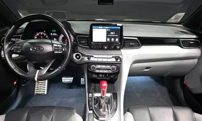 Hyundai Veloster 2019, 57128 км, за 7928.64 USD - фото 7