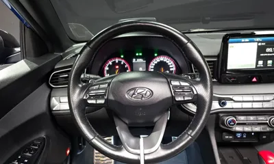 Hyundai Veloster 2019, 57128 км, за 7928.64 USD - фото 13