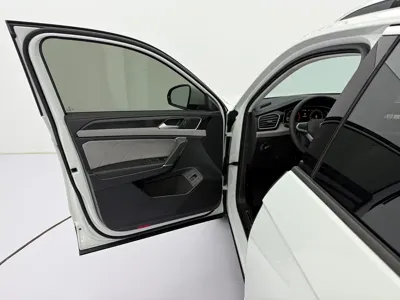 Volkswagen Tayron 2023, 25000 км, за 27115.06 USD - фото 20