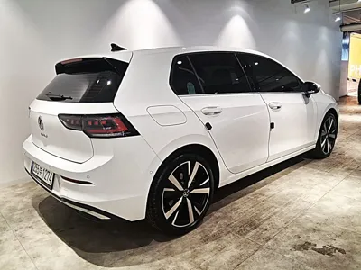 Volkswagen Golf 2025, 9141 км, за 23466.44 USD