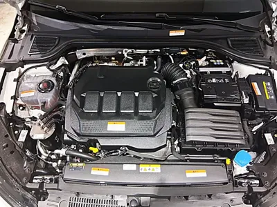 Volkswagen Golf 2025, 9141 км, за 23466.44 USD - фото 6