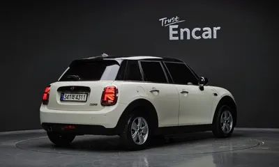 MINI Cooper 2020, 57169 км, за 10408.54 USD