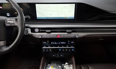 Hyundai Grandeur 2023, 39376 км, за 17406.72 USD - фото 17