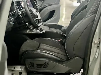 Audi Q4 e-tron 2024, 44000 км, за 19113.81 USD - фото 9