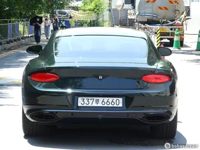 Bentley Continental 2019, 25000 км, за 110381.55 USD