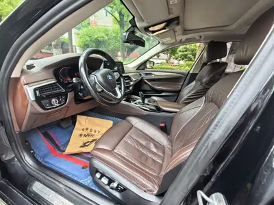 BMW 5 Series 2020, 160000 км, за 17946.32 USD