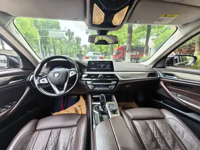 BMW 5 Series 2020, 160000 км, за 17946.32 USD