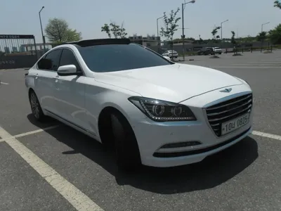 Hyundai Genesis 2016, 72000 км, за 10699.75 USD