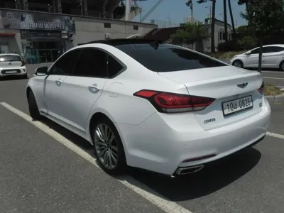 Hyundai Genesis 2016, 72000 км, за 10699.75 USD