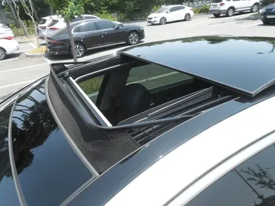 Hyundai Genesis 2016, 72000 км, за 10699.75 USD