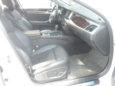 Hyundai Genesis 2016, 72000 км, за 10614.05 USD - фото 17