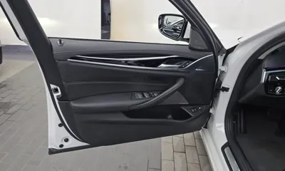 BMW 5-Series 2021, 121931 км, за 18839.44 USD - фото 24