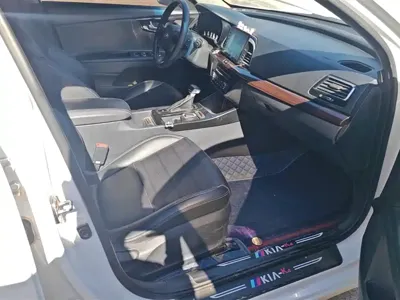 Kia K4