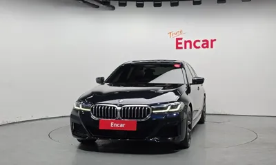 BMW 5-Series 2023, 27998 км, за 35348.53 USD