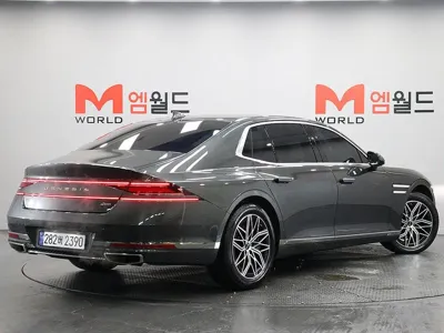 Genesis G90 2023, 51700 км, за 38663.52 USD