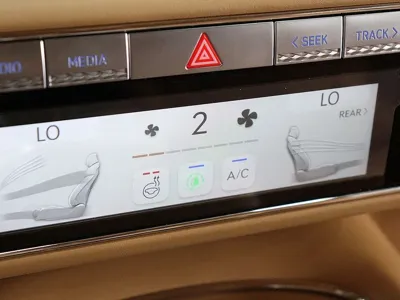 Genesis G90 2023, 51700 км, за 38663.52 USD - фото 10