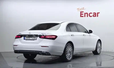 Mercedes-Benz E-Class 2021, 105576 км, за 20505.3 USD