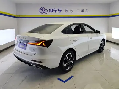 Roewe i5 2025, 7200 км, за 6394.67 USD
