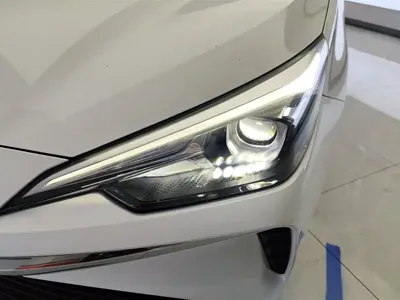 Roewe i5 2025, 7200 км, за 6394.67 USD