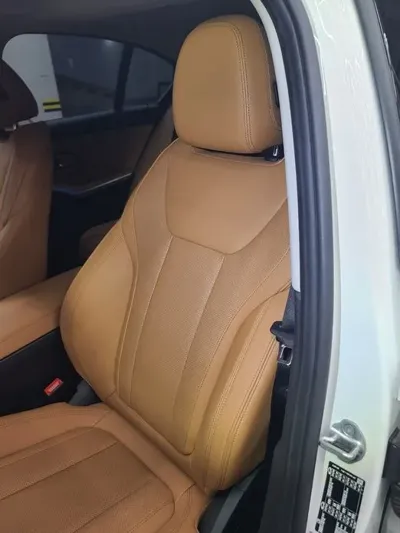 BMW 3-Series 2025, 7877 км, за 27361.58 USD